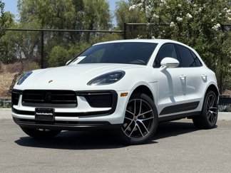 Used 2025 Porsche Macan image 1