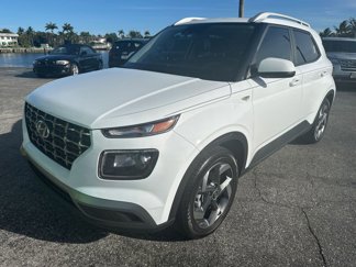 Used 2022 Hyundai Venue SEL image 1
