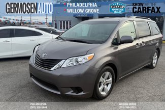 Used 2012 Toyota Sienna LE image 1