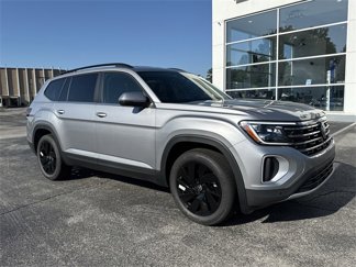 New 2025 Volkswagen Atlas SE image 1
