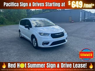 New 2025 Chrysler Pacifica Select image 1