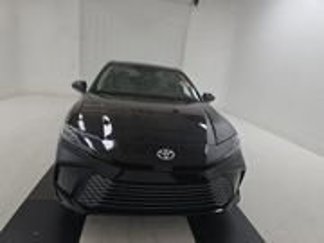 Used 2025 Toyota Camry XLE video 2