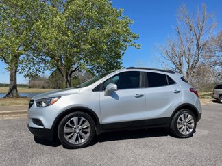 Used 2020 Buick Encore Preferred image 1