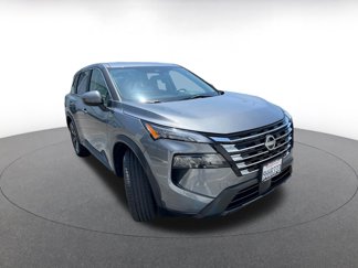 Used 2024 Nissan Rogue SV image 1