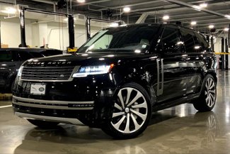 Used 2025 Land Rover Range Rover SE image 1