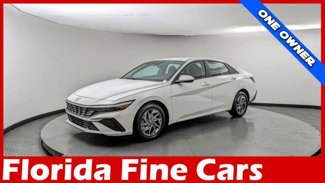 Used 2024 Hyundai Elantra SEL image 1