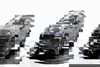 Certified 2025 Porsche Macan image 1