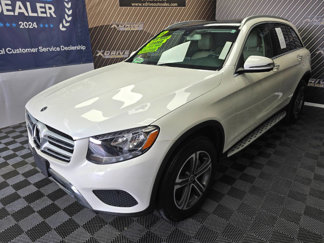 Used 2017 Mercedes-Benz GLC 300 4MATIC image 1