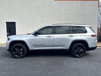 Used 2024 Jeep Grand Cherokee L Altitude image 1