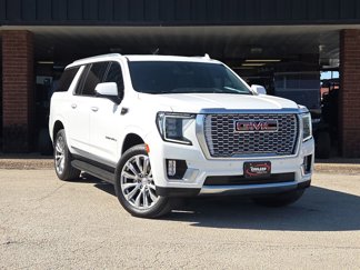 Used 2023 GMC Yukon XL Denali w/ LPO, Floor Liner Package image 1