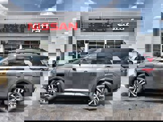 New 2025 Nissan Pathfinder Platinum image 1