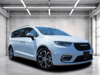 New 2026 Chrysler Pacifica Pinnacle image 1