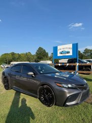 Used 2021 Toyota Camry SE image 1