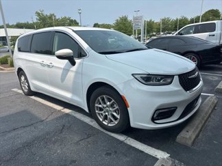 Certified 2023 Chrysler Pacifica Touring-L image 1