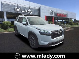 New 2025 Nissan Pathfinder Platinum image 1