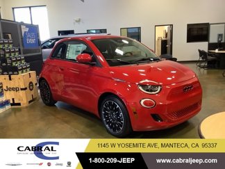 New 2024 FIAT 500 e (RED) image 1