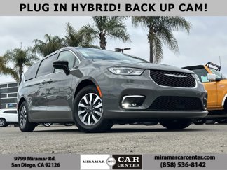 Used 2024 Chrysler Pacifica Select image 1