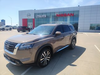 New 2025 Nissan Pathfinder Platinum image 1