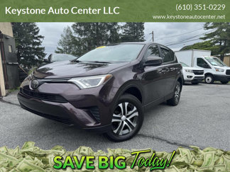 Used 2017 Toyota RAV4 LE image 1