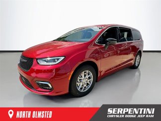 New 2026 Chrysler Pacifica Select image 1