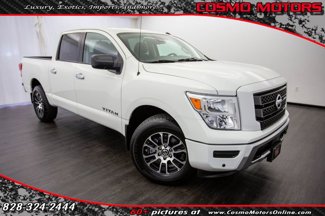Used 2021 Nissan Titan SV w/ SV Convenience Package image 1