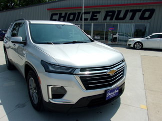 Used 2022 Chevrolet Traverse LT image 1