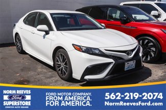 Used 2021 Toyota Camry SE image 1