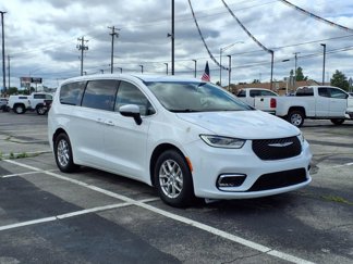 Used 2023 Chrysler Pacifica Touring-L image 1