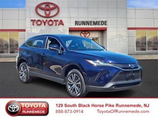 Certified 2023 Toyota Venza LE image 1