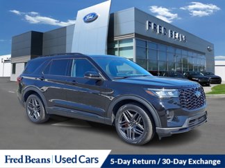 Used 2025 Ford Explorer ST image 1