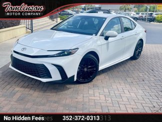 Used 2025 Toyota Camry SE image 1