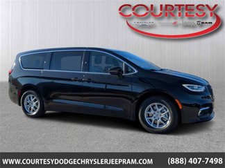 New 2025 Chrysler Pacifica Select image 1