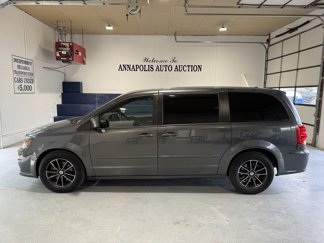 Used 2016 Dodge Grand Caravan R/T image 1