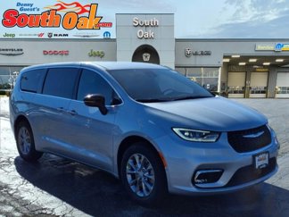 New 2026 Chrysler Pacifica Select image 1