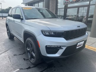 New 2025 Jeep Grand Cherokee Limited w/ Black Appearance Package image 1