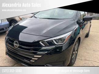 Used 2024 Nissan Versa SV image 1