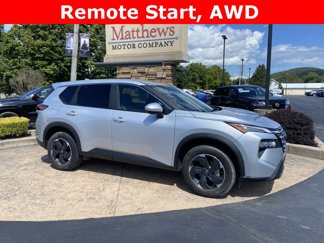 Used 2024 Nissan Rogue SV image 1