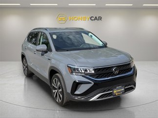 Used 2023 Volkswagen Taos SE image 1