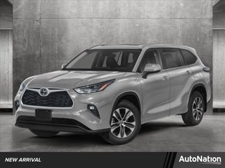 Used 2024 Toyota Highlander XLE image 1