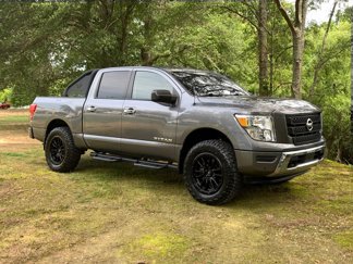 Used 2021 Nissan Titan SV w/ SV Convenience Package image 1