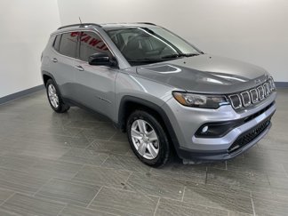 Used 2022 Jeep Compass Latitude image 1
