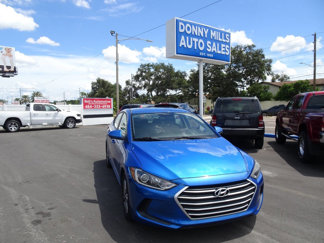 Used 2017 Hyundai Elantra SE image 1