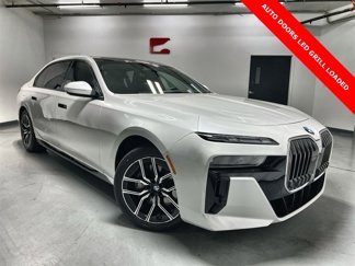 Used 2023 BMW 740i w/ Executive Package image 1