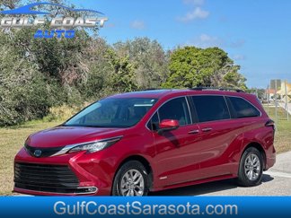 Used 2021 Toyota Sienna XLE image 1