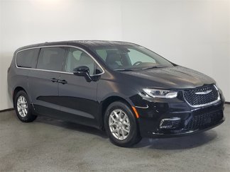 New 2026 Chrysler Pacifica Select image 1
