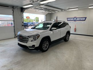 Used 2022 GMC Terrain SLT w/ LPO, Floor Liner Package image 1