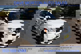 Used 2017 Dodge Grand Caravan SXT image 1