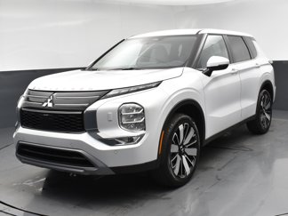 New 2025 Mitsubishi Outlander SE image 1