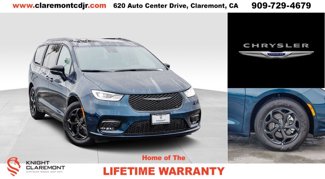 New 2025 Chrysler Pacifica Premium image 1