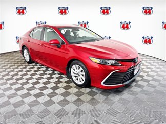 Certified 2023 Toyota Camry LE image 1